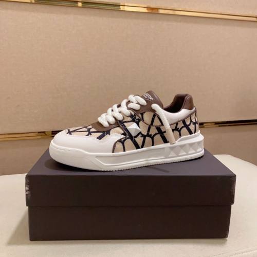One Stud Low Top Versatile Sneakers Khaki Black
