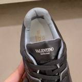 One Stud Low Top Versatile Sneakers Black