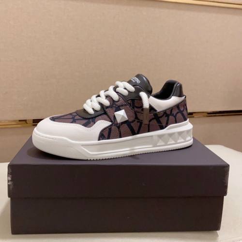One Stud Low Top Versatile Sneakers Purple Black
