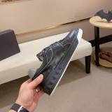 One Stud Low Top Versatile Sneakers Black