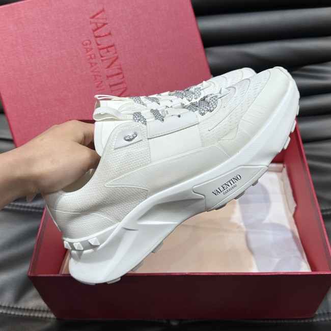 True Act Men's Sneakers White