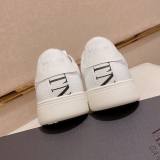 VL7N Low Top Cushioned Sneakers White Black