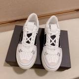 VL7N Low Top Cushioned Sneakers White Black
