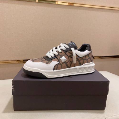One Stud Low Top Versatile Sneakers Brown Black White