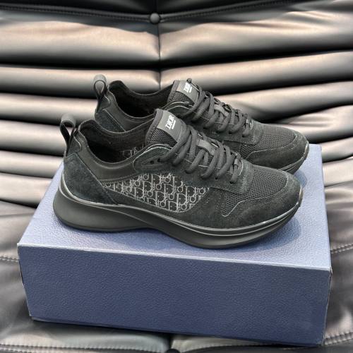 B25 Runner Low Top Cushioned Sneakers Dark Green