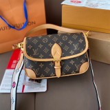 Women's Diane Monogram Shoulder Bag Brown M45985 20x8x13cm