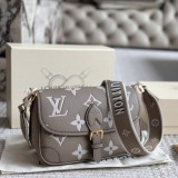 Women's Diane Monogram Versatile Shoulder Bag M46846 25x15CM