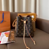 Women's Néonoé BB Monogram Shoulder Bag Brown M46581 20x21CM