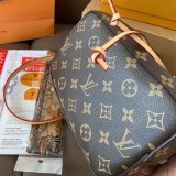 Women's Néonoé BB Monogram Shoulder Bag Brown M46581 20x21CM