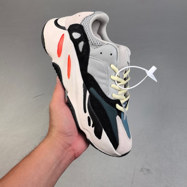 5A Yeezy Boost 700 Retro Sneakers
