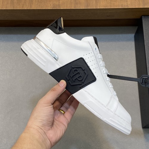 Low-Top Leather Sneakers Phantom Kick White 241001