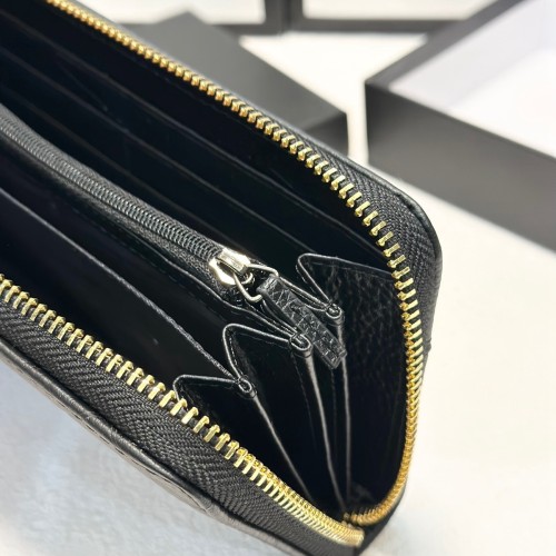 Women's Metal Logo Quilted Sewn Finish Cowhide Wallet black 0862