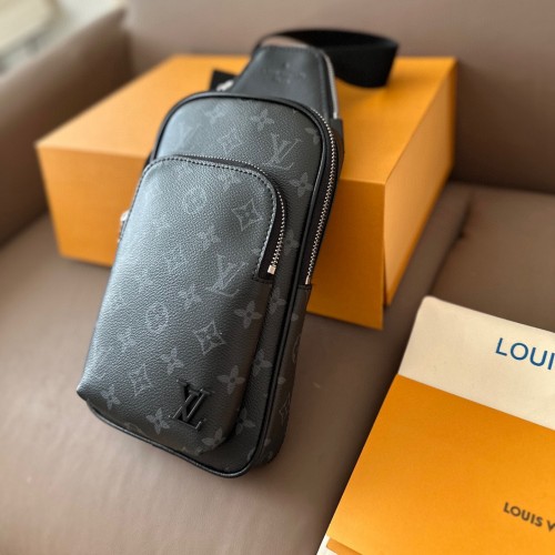 Men's LV Avenue NM Fanny Pack Black 15X25cm 241003