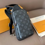 Men's LV Avenue NM Fanny Pack Black 15X25cm 241003