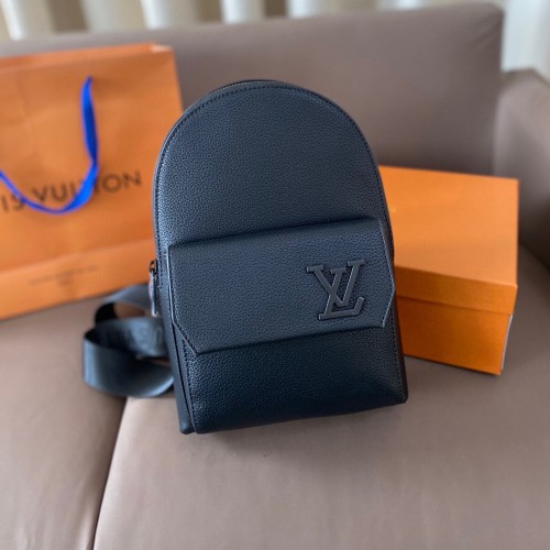 Men's LV PILOT Fanny Pack Black 19X29cm 241009