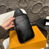 Men's LV Avenue NM Fanny Pack Black 15x25cm 241111