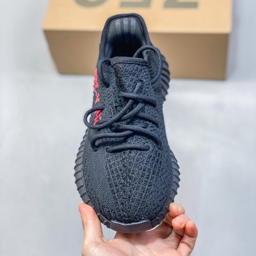 5A Yeezy Boost 350 V2 Sneakers