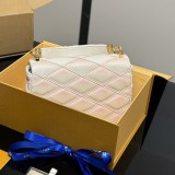 Original GO-14 Medium Handbag | sheepskin Leather (23x16cm) white