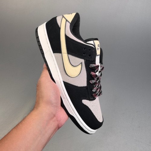 5A SB Dunk Low Sneakers Black