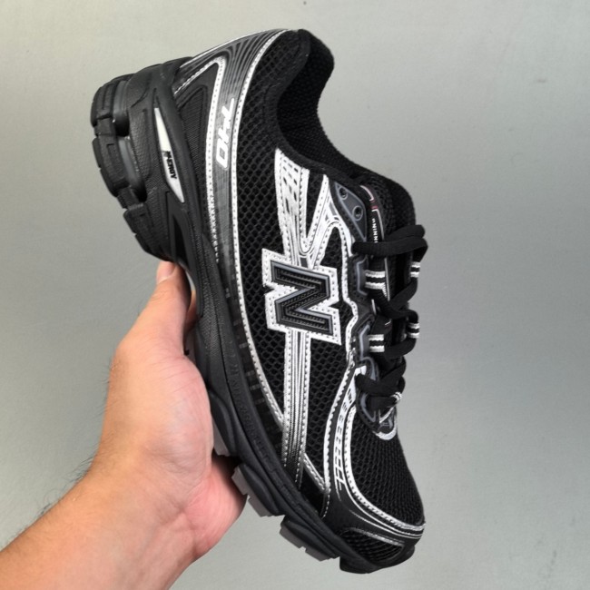 5A 740v2 Black Grey Silver U740BM2