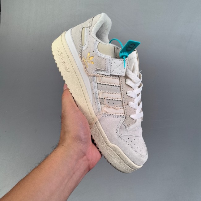 5A Forum Buckle Low Sneakers Beige