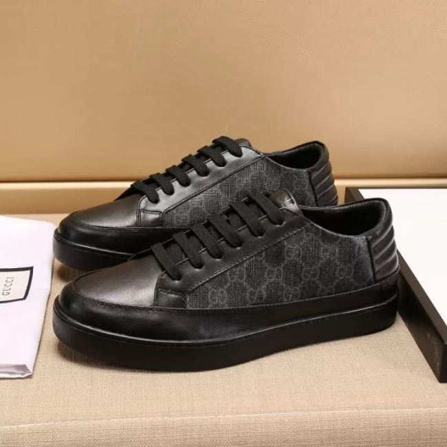 GG Casual leather shoes Black