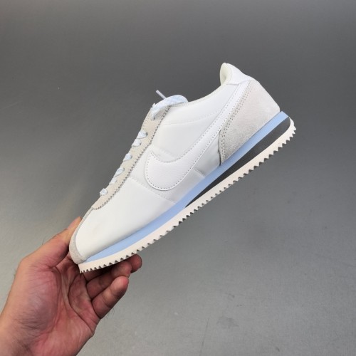 5A Women's Classic Cortez Light blue