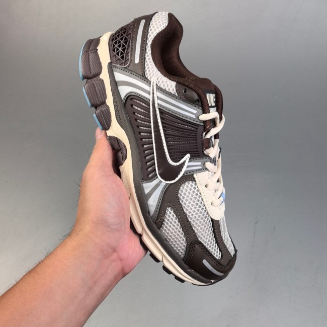 5A Zoom Vomero 5 Sneakers Brown