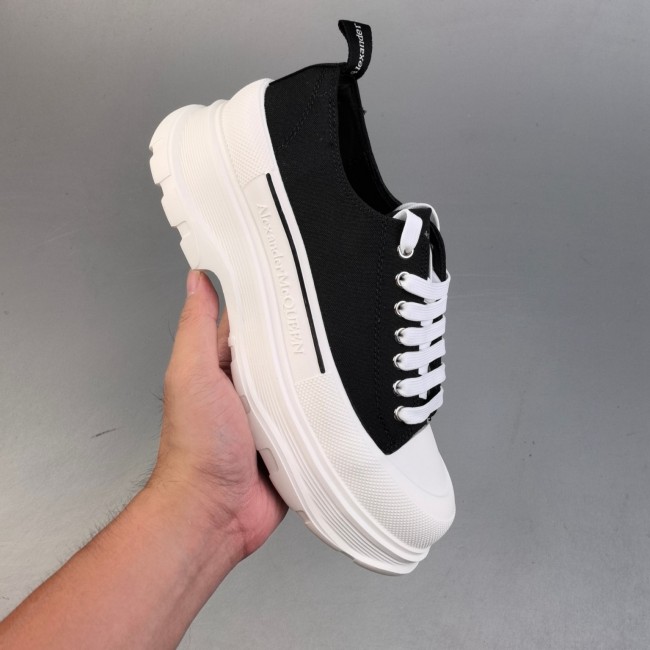 5A Tread Slick Low Lace Up Sneakers