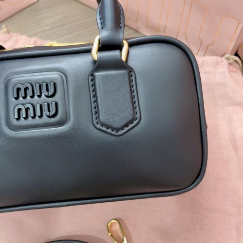 5A Arcadie Leather Bag Handbag Khaki