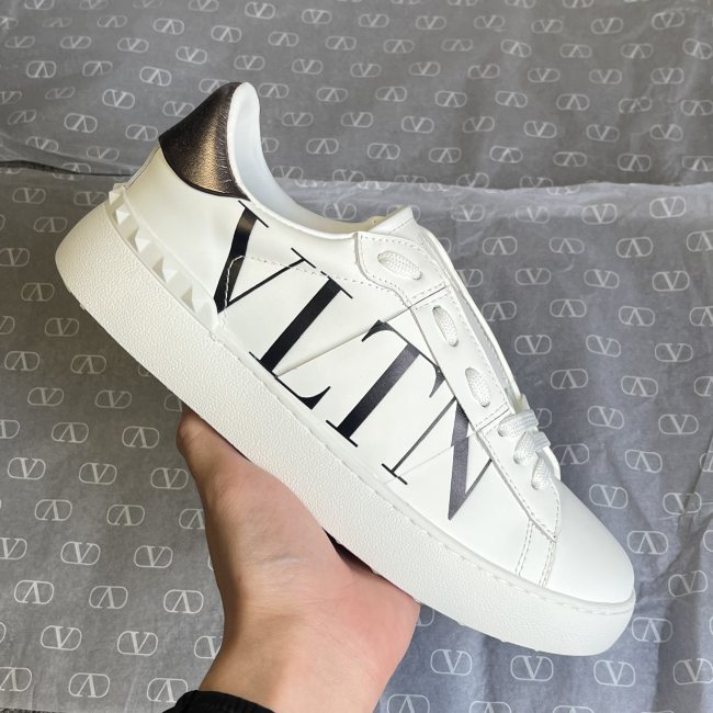 Original Garavani Open VLTN Logo Sneakers White Black Bronze