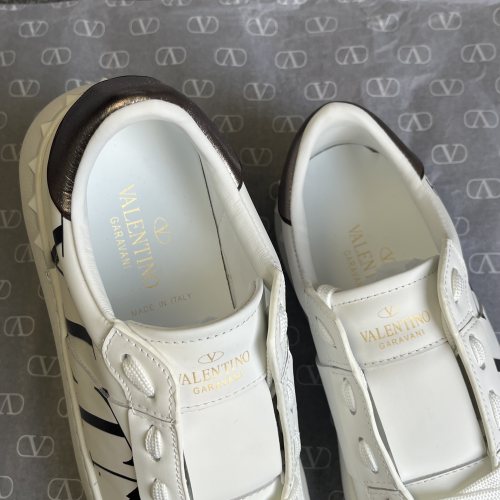 Original Garavani Open VLTN Logo Sneakers White Black Bronze