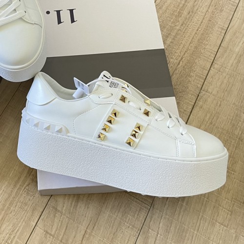 5A ROCKSTUD UNTITLED Women's calf leather thick soled