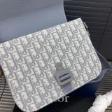 Original Oblique Saddle Flap Messenger Bag
