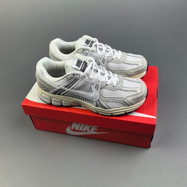 5A Zoom Vomero 5 Retro Sneakers