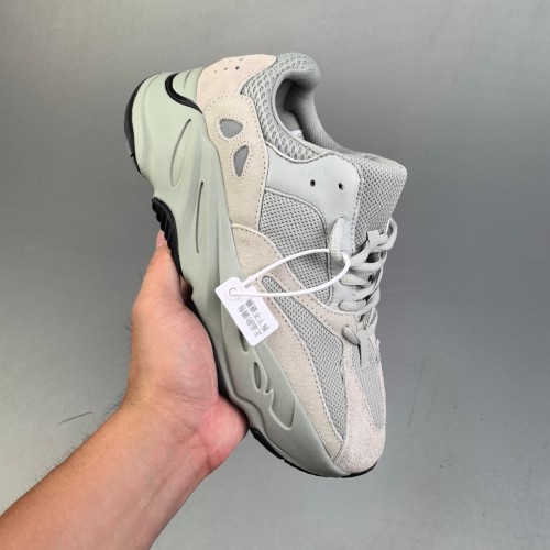 5A Yeezy Boost 700 Retro Sneakers