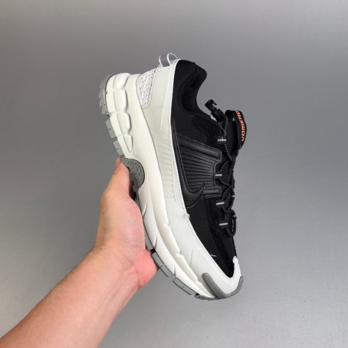 5A Zoom Vomero Roam Sneakers