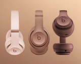 5A Studio Pro x Kim Kardashian Wireless Headphones