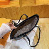 5A Women's Tote Bag