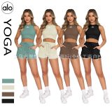 5A Women's Crop Top & Shorts Set – Lightweight Fitness Activewear for Yoga and Training