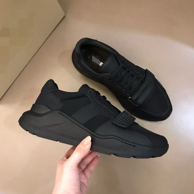 Original Regis Sneaker