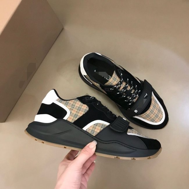 Original Regis Sneaker