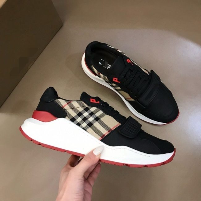 Original Regis Sneaker