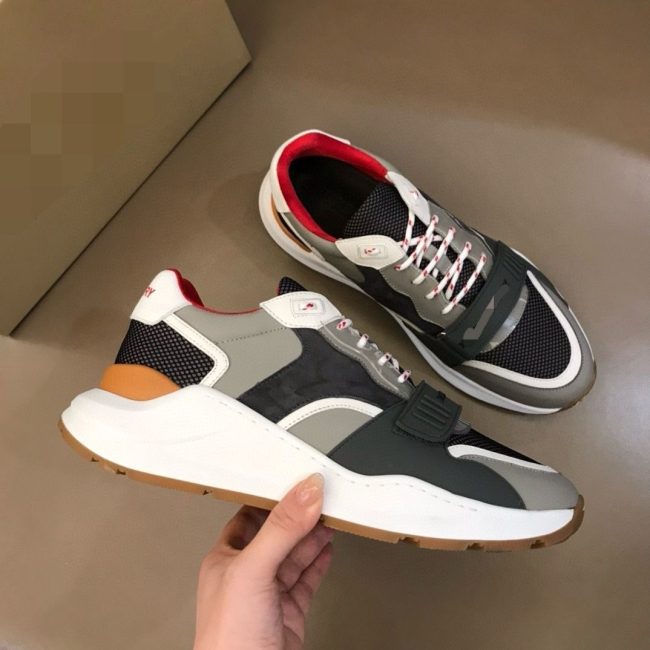 Original Regis Sneaker