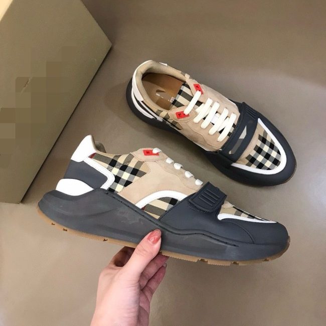 Original Regis Sneaker