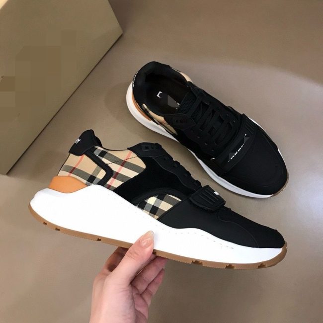 Original Regis Sneaker