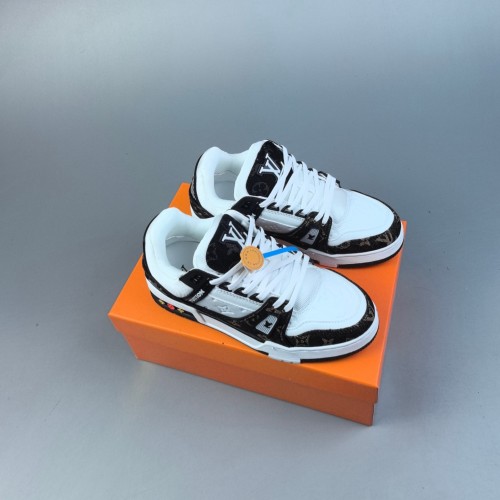 5A LV Trainer Sneakers