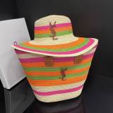 5A Raffia Handbag and Wide-Brimmed Hat
