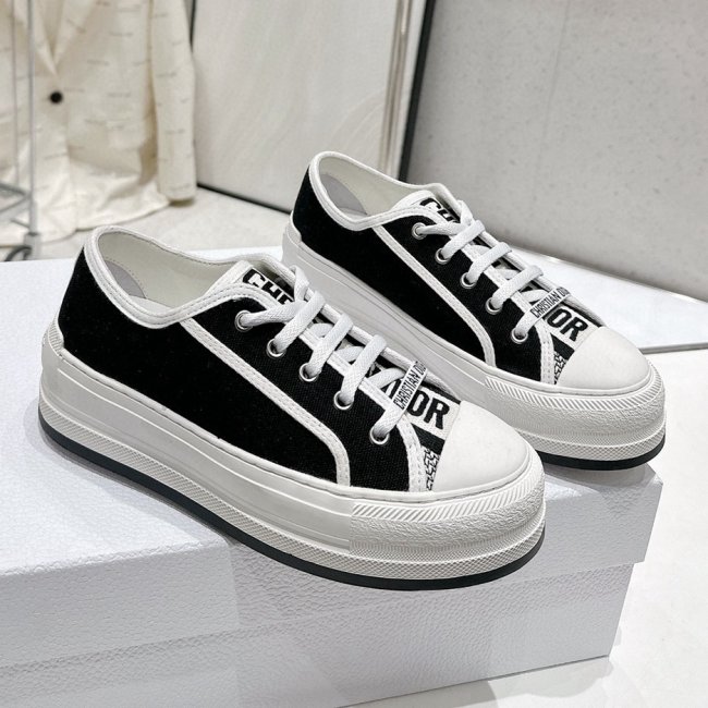 5A Walk'n'Dior Sneakers Embroidered Canvas