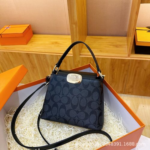 5A Women's Shoulder Bag